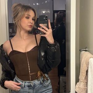 Meet your Posher, Vanessa